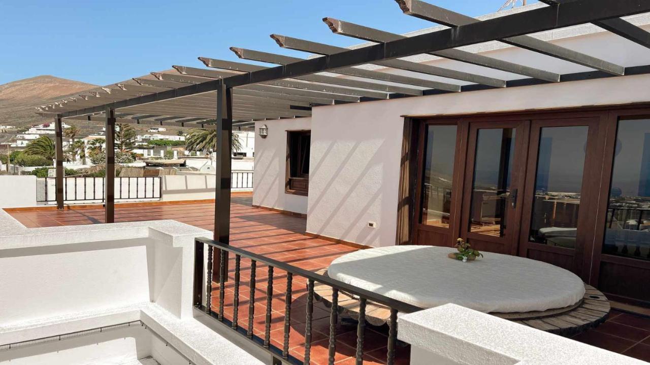 Preciosa Casa Cristian Y Maria Con Piscina Privada Villa Tias Bagian luar foto